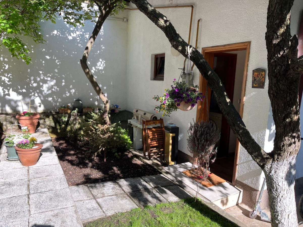 Apartments Music, Garden And Parking Sarajevo Exterior photo
