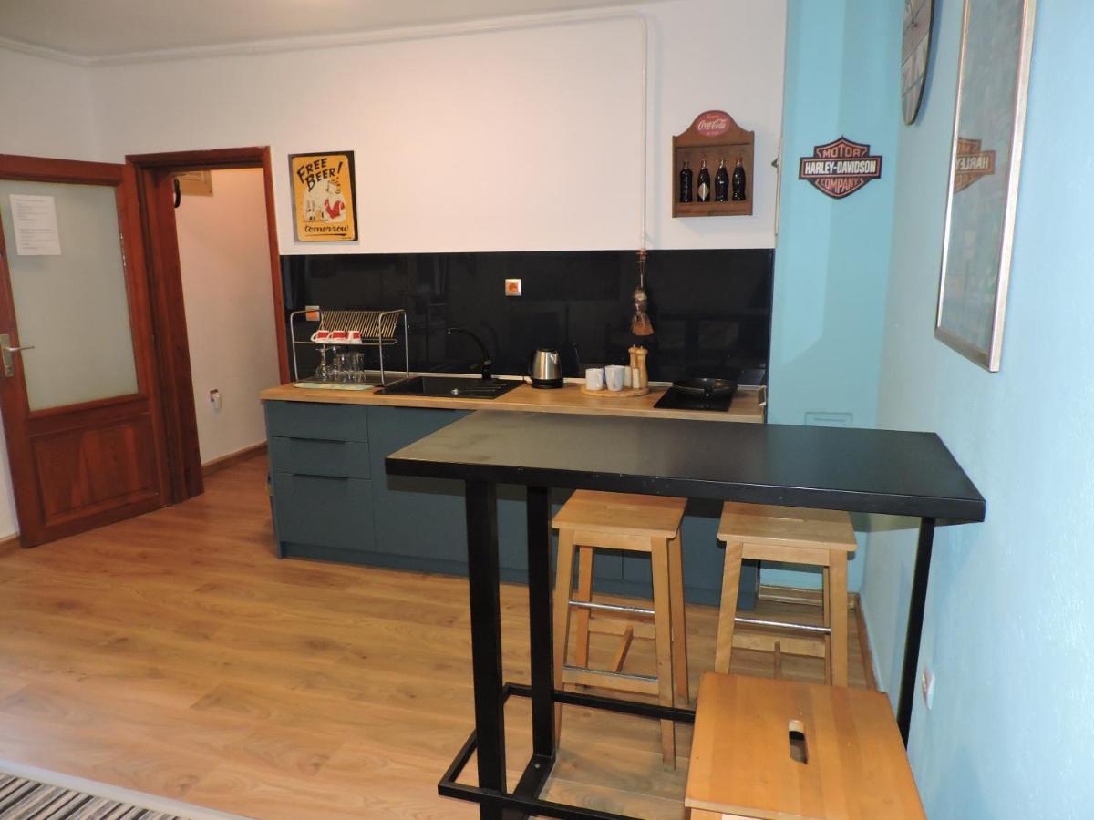 Apartments Music, Garden And Free Parking Sarajevo Exterior photo
