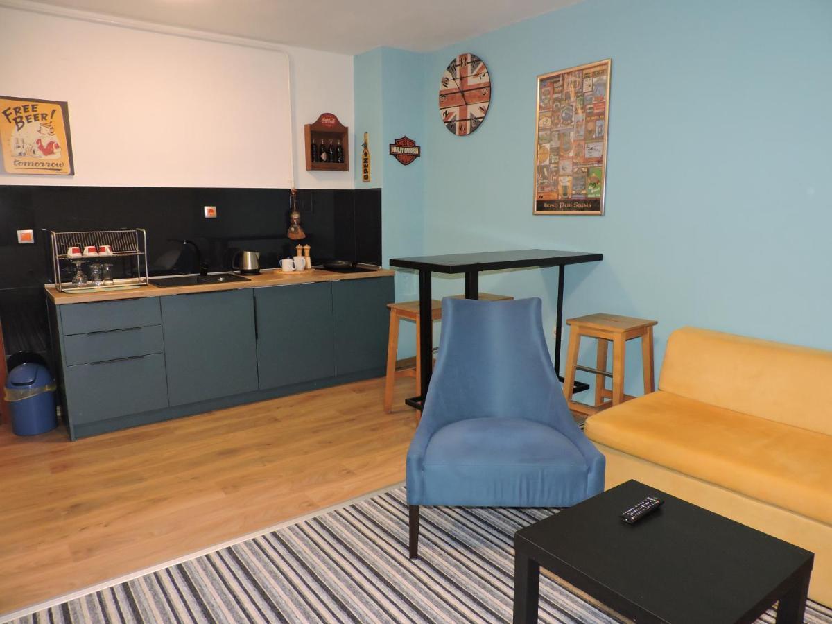 Apartments Music, Garden And Free Parking Sarajevo Exterior photo