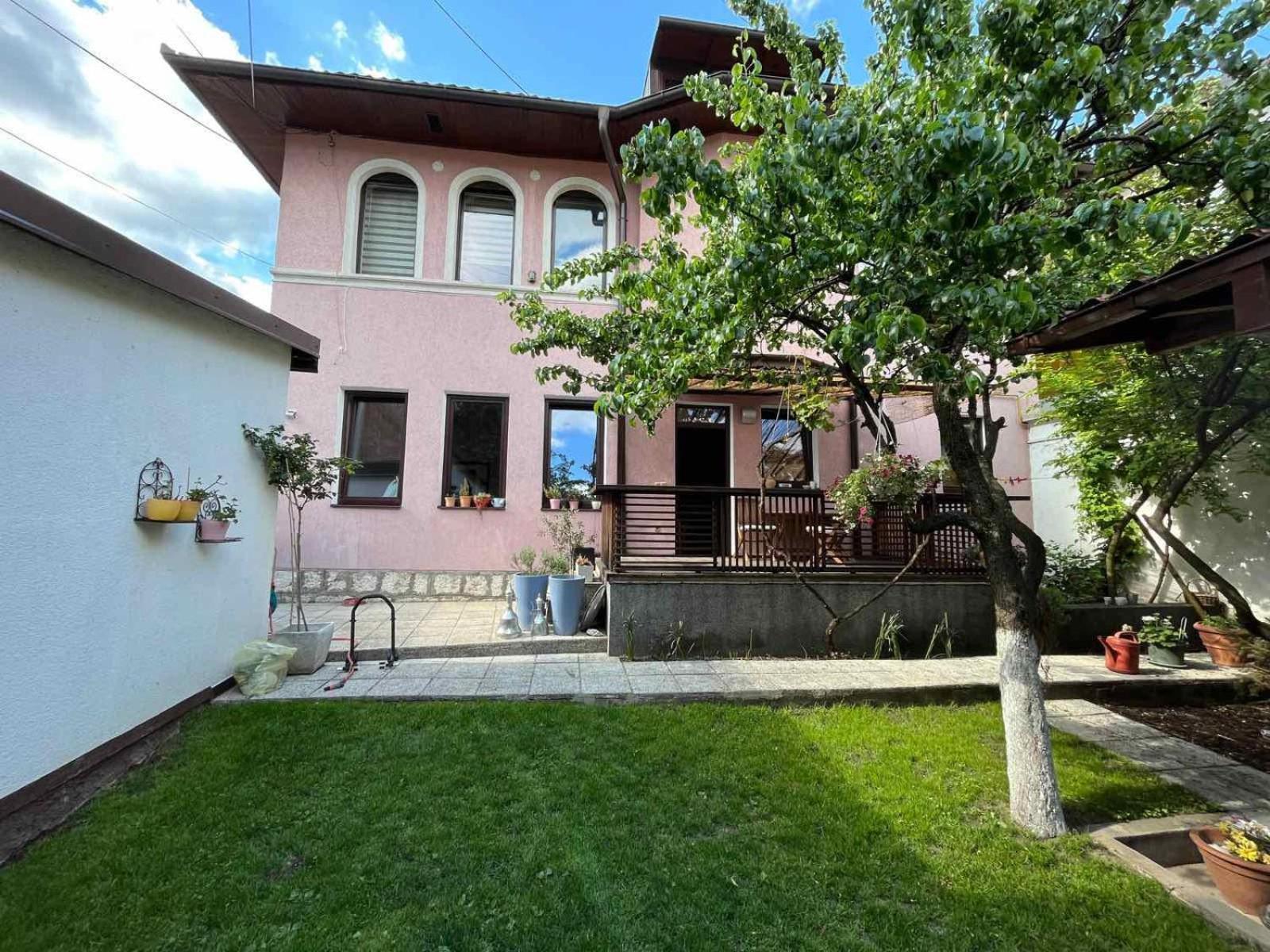 Apartments Music, Garden And Parking Sarajevo Exterior photo