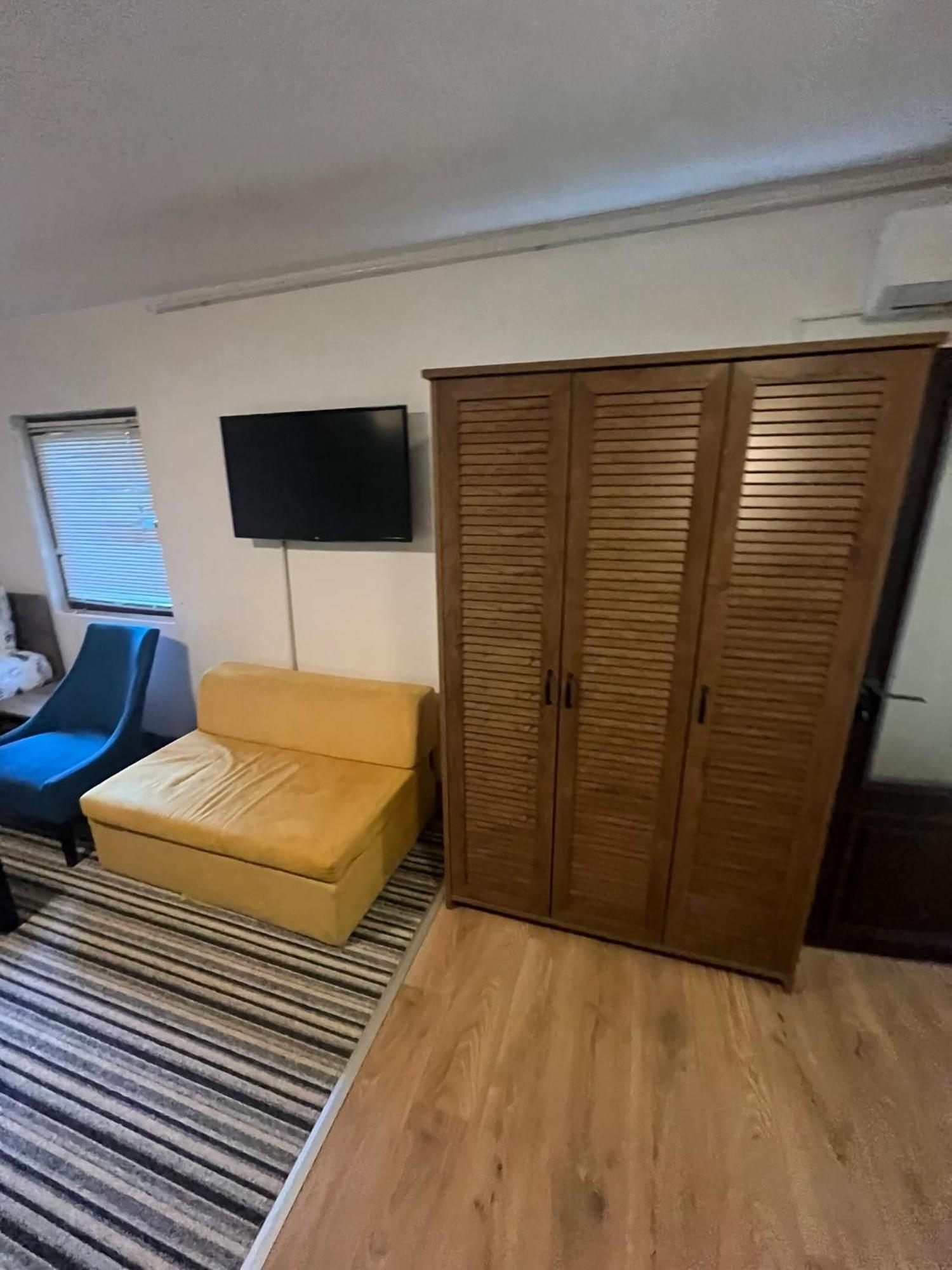 Apartments Music, Garden And Free Parking Sarajevo Exterior photo